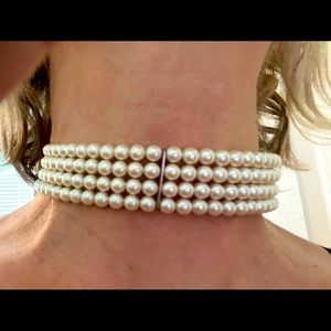 Faux Pearl Choker Necklace